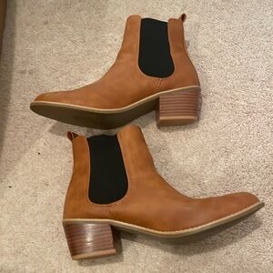 Roolee booties size 8.5